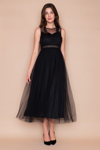 Αμάνικο μαύρο φόρεμα με τούλι και δαντέλα σε μίντι μήκος, ιδανικό για μια επίσημη εμφάνιση.