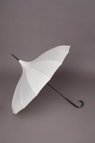 Ιβουάρ ομπρέλα σε σχήμα παγόδας, ιδανική τόσο για τον ήλιο όσο και τη βροχή!
