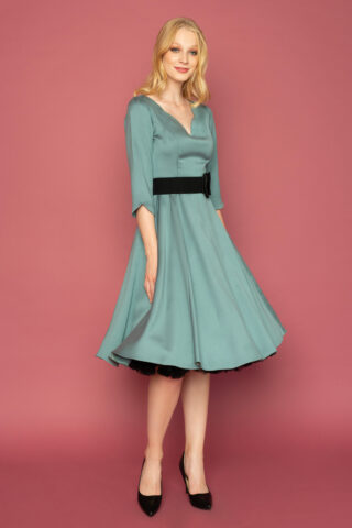 Vintage βεραμάν φόρεμα, εφαρμοστό στον κορμό, με κυματιστό μπούστο σε σχήμα V, 3/4 μανίκια και κλος φούστα, μέχρι το γόνατο. 