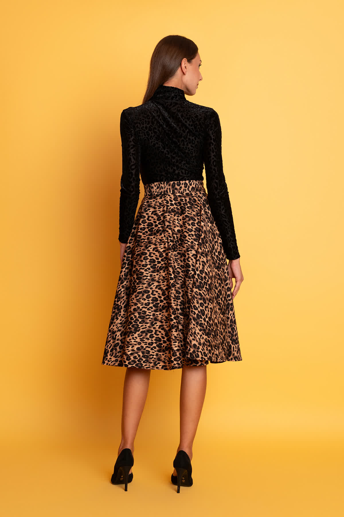 50s-animal-print-klos-fousta-3 Μίντι ψηλόμεση κλος φούστα, με animal print, από βαμβακερό ύφασμα, με τσέπες, για να δημιουργήσετε ένα ξεχωριστό look για καθημερινές ή πιο επίσημες εφανίσεις!