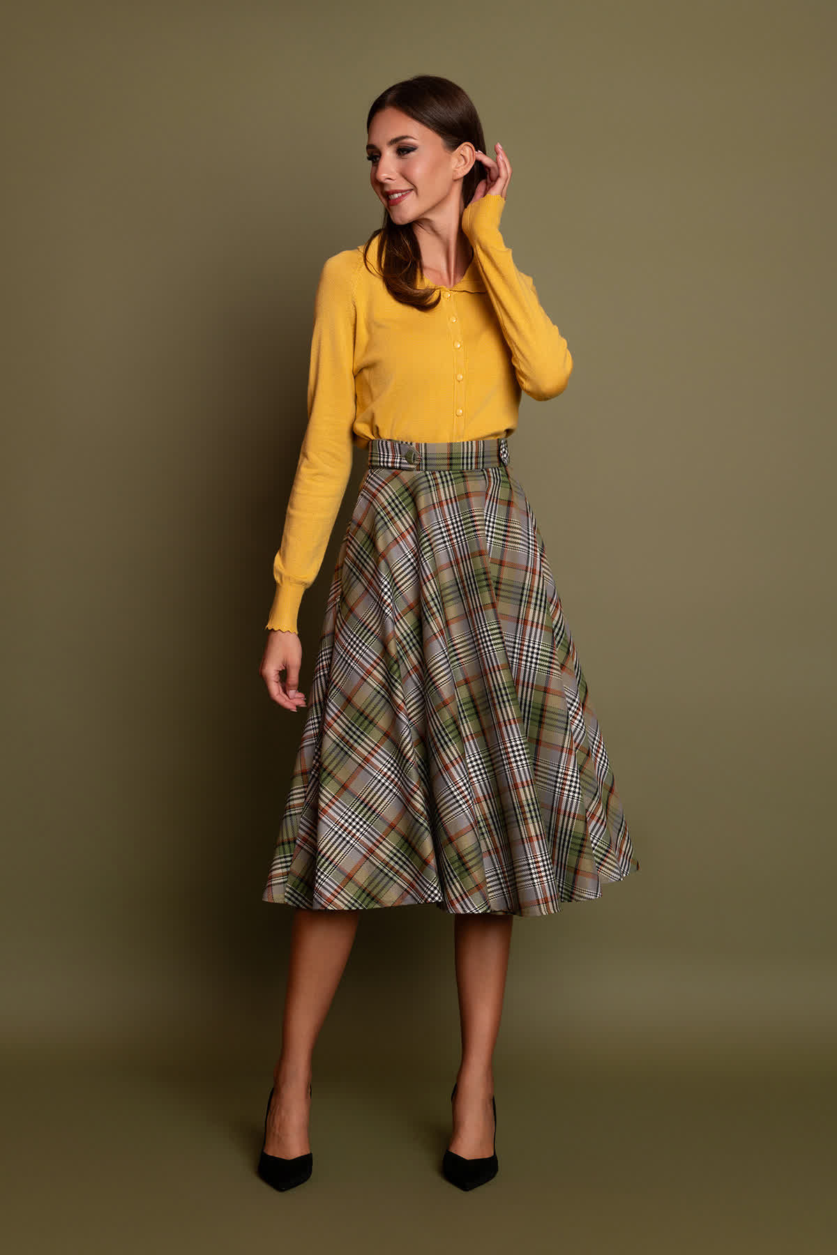 ladi-karo-klos-fousta-1 Μίντι ψηλόμεση κλος φούστα, με καρό μοτίβο σε λαδί-κίτρινες-μπορντώ αποχρώσεις, με τσέπες και μήκος μέχρι το γόνατο, για να δημιουργήσετε ένα ρετρό look για όλες τις ώρες!
