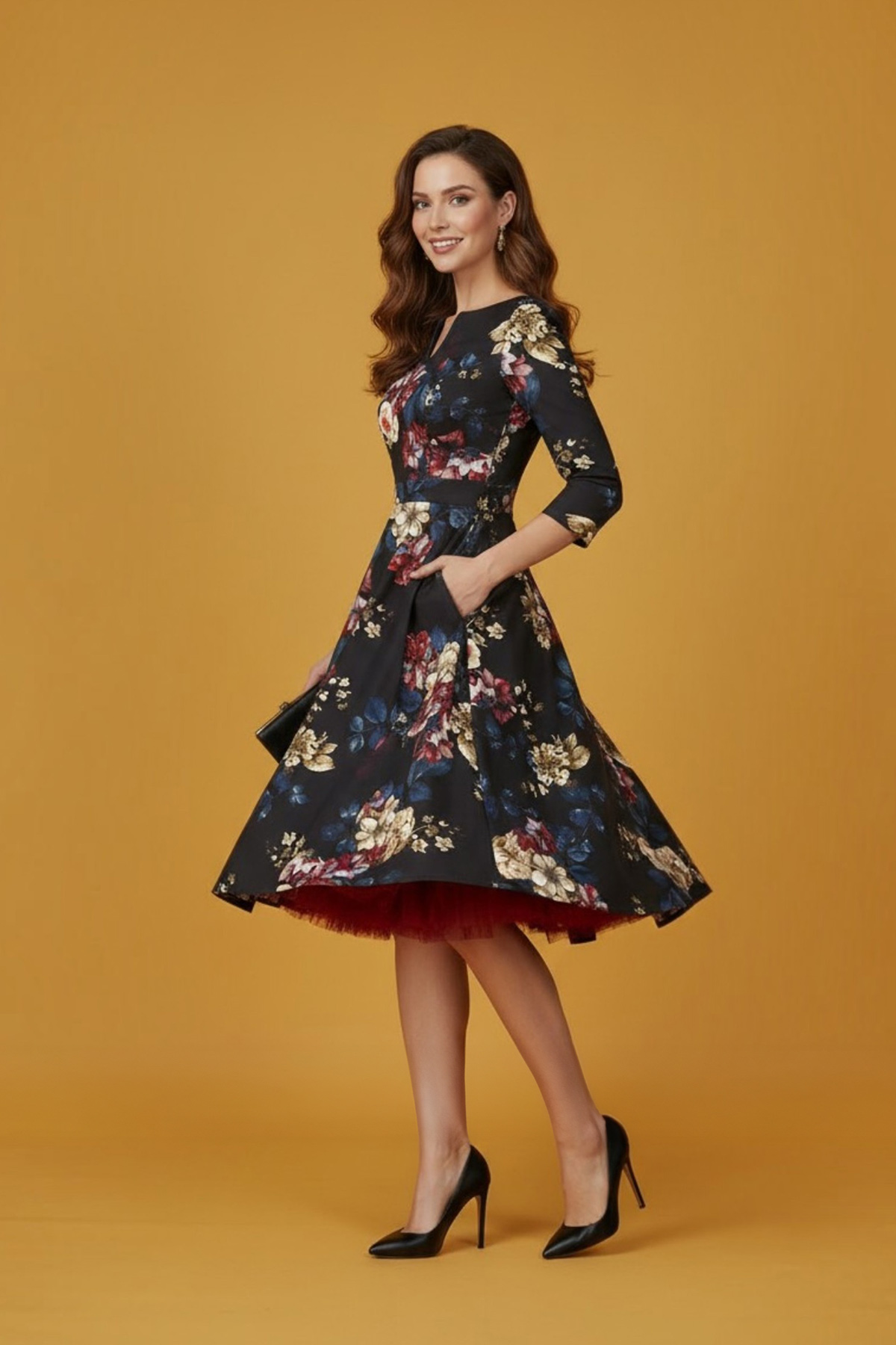 vintage-floral-forema-me-hamogelo-2 Vintage φόρεμα με κλος φούστα μέχρι το γόνατο, με υπέροχο floral print, στρογγυλή λαιμουδιά με μικρό V, φάσα στη μέση και 3/4 μανίκια. Η διαχρονική γραμμή, με τον εφαρμοστό κορμό και την κλος φούστα, τονίζει τη σιλουέτα και μαζί με το μαλακό και ελαστικό ύφασμα το κάνουν ιδανικό φόρεμα για όλες τις ώρες!